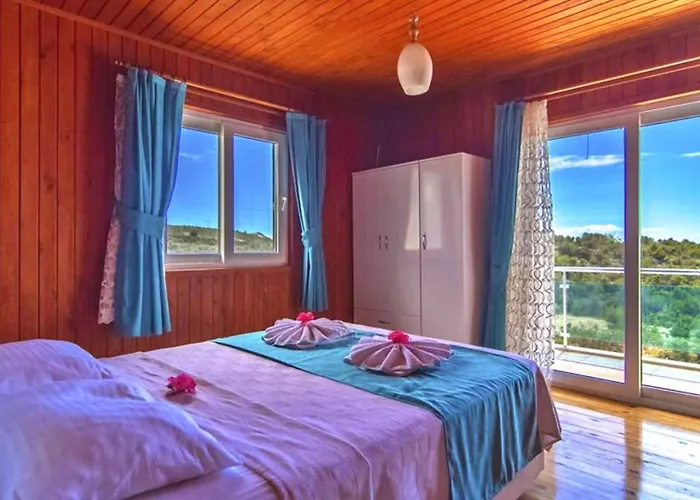Uzumlu Village 3 Bedroom 8529 * Kalkan